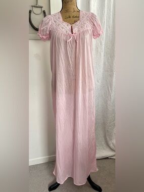 Vintage Amira Sheer Nightgown Quilted Embroidered Details Puff Sleeves Size M